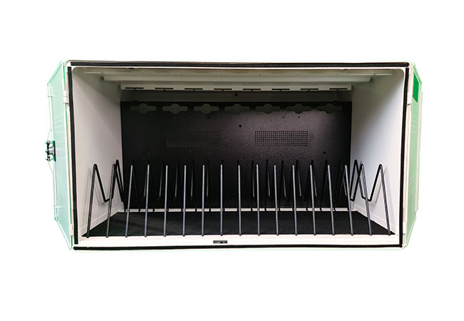 ILLTECxBox 16 Â– VollstÃ¤ndig geÃ¶ffnete Ansicht mit TÃ¼ren nach hinten, freier Zugang zu allen LadefÃ¤chern und AnschlÃ¼ssen