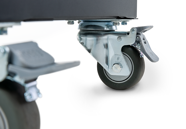 PARAPROJECT Trolley C30 Â– mobiler IT-Ladewagen mit Leichtlaufrollen und Feststellbremse im Einsatz